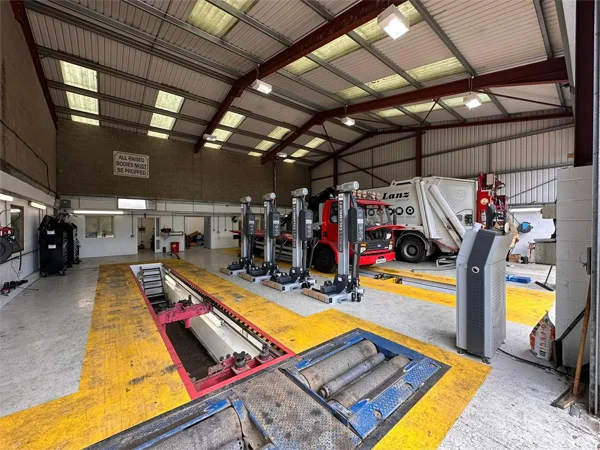 Workshop MOT/HGV inspection bay
